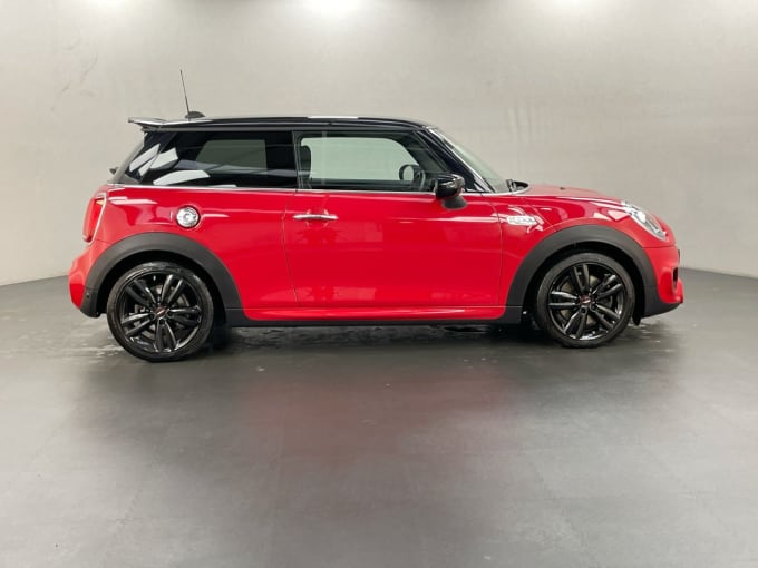 2025 Mini Hatch