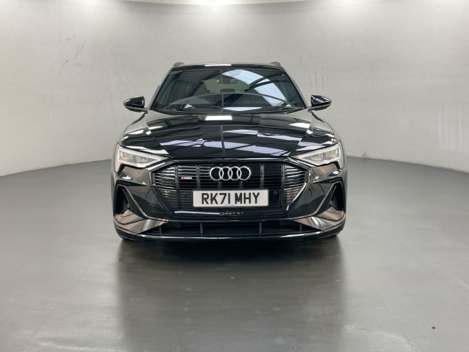 2025 Audi E-tron