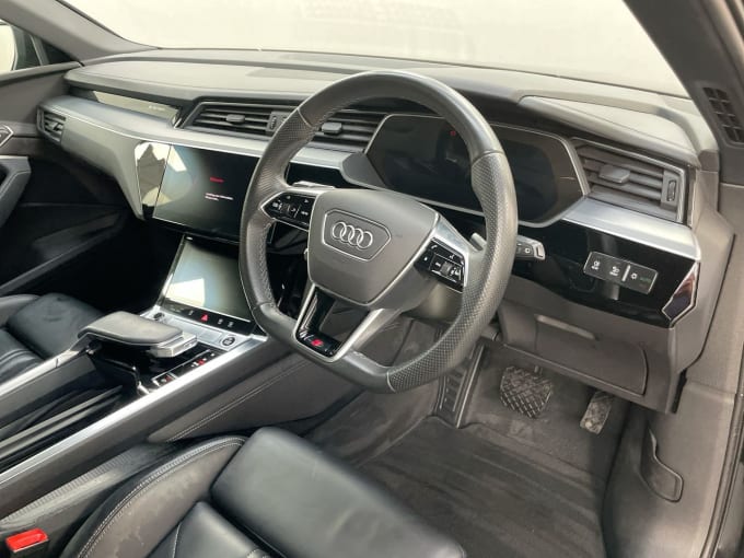 2025 Audi E-tron