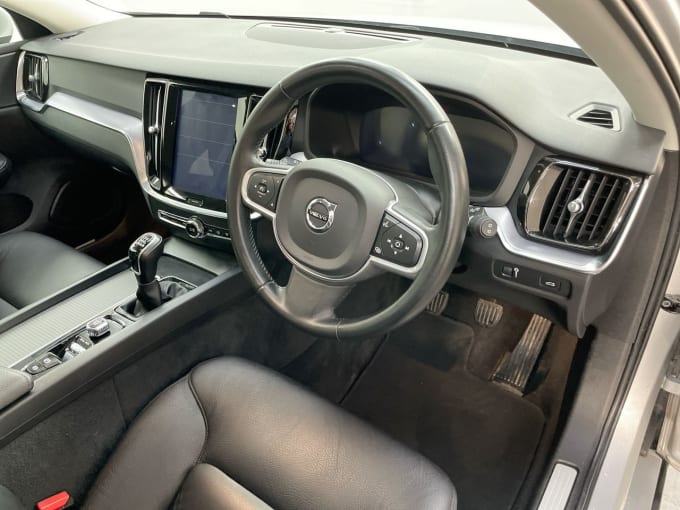 2025 Volvo V60