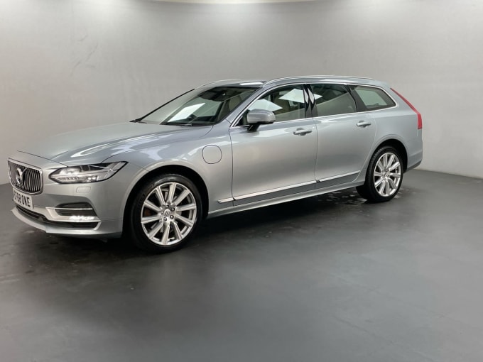 2025 Volvo V90