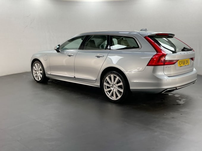 2025 Volvo V90