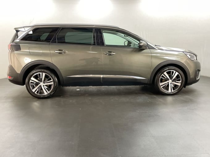 2025 Peugeot 5008