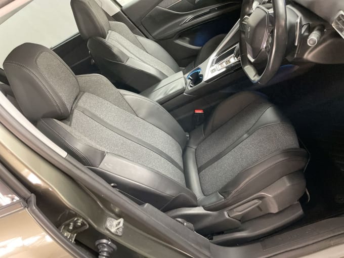2025 Peugeot 5008