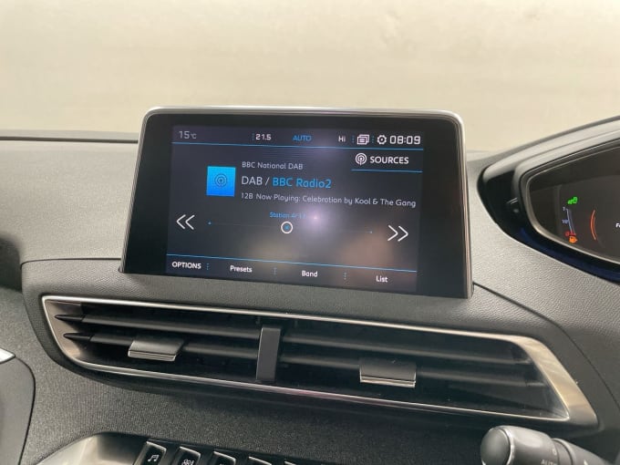2025 Peugeot 5008