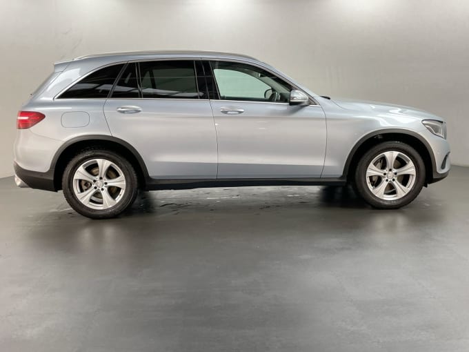 2025 Mercedes-benz Glc