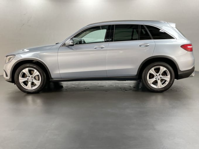 2025 Mercedes-benz Glc