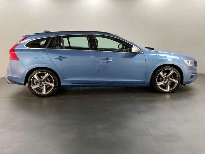 2025 Volvo V60