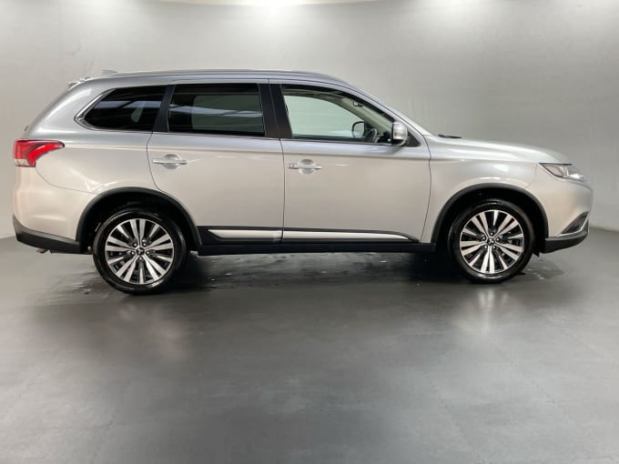 2025 Mitsubishi Outlander