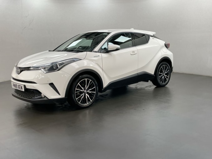 2025 Toyota C-hr