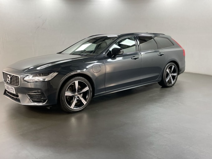 2025 Volvo V90