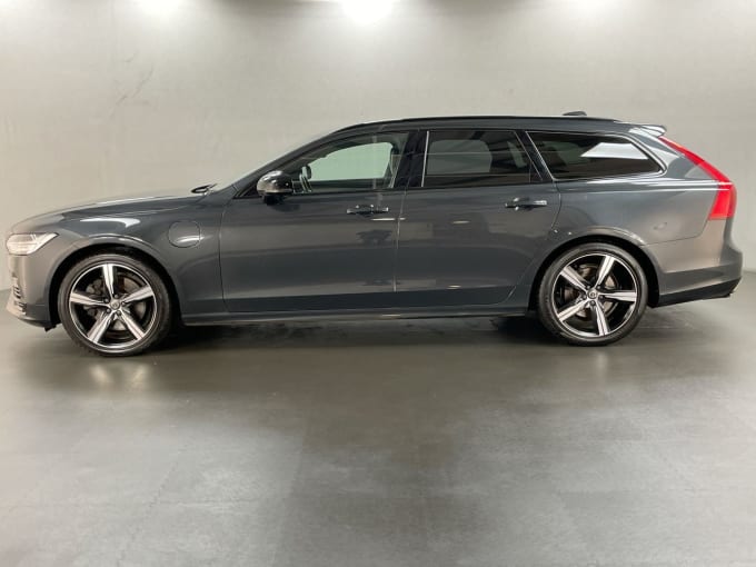 2025 Volvo V90