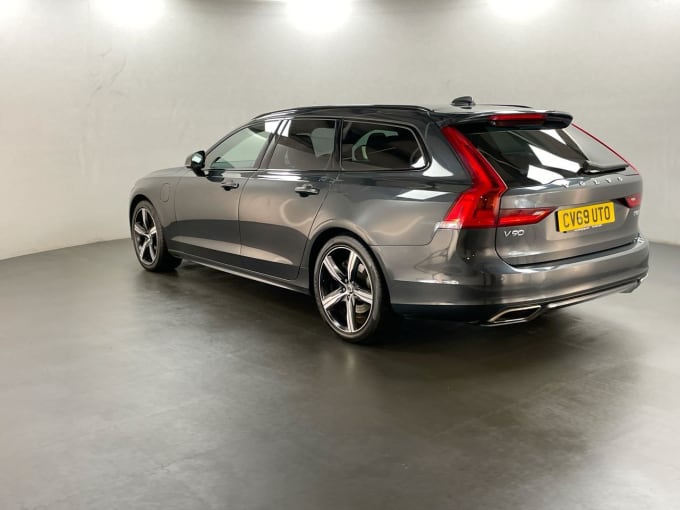 2025 Volvo V90