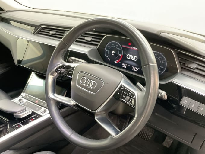 2025 Audi E-tron