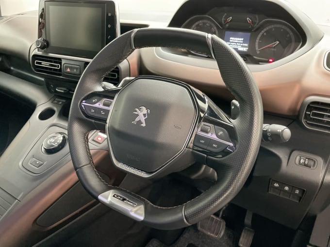 2025 Peugeot Rifter