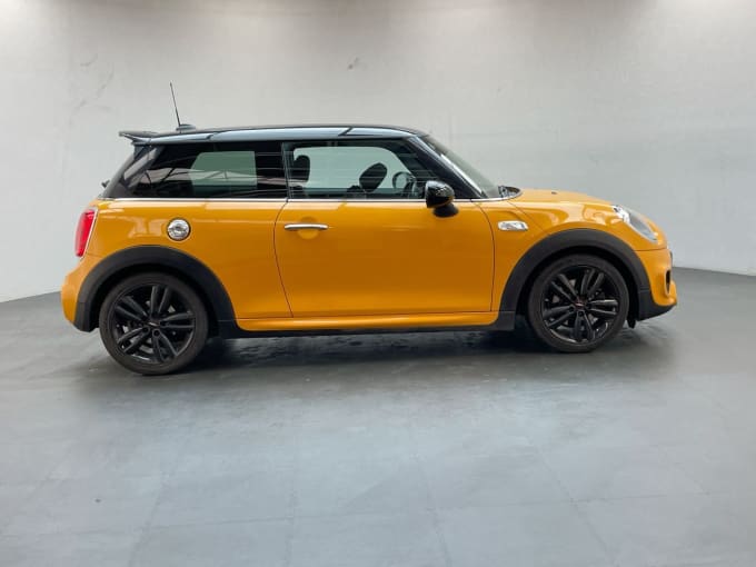 2025 Mini Hatch