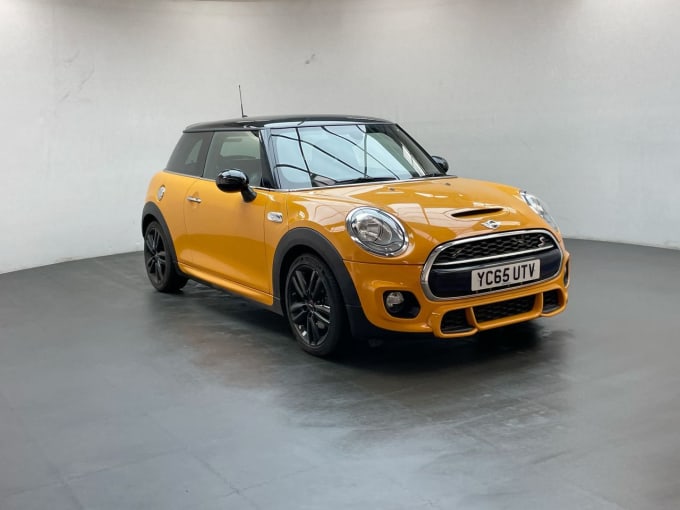 2025 Mini Hatch