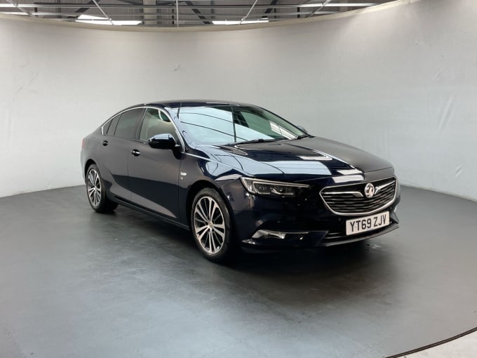 2025 Vauxhall Insignia