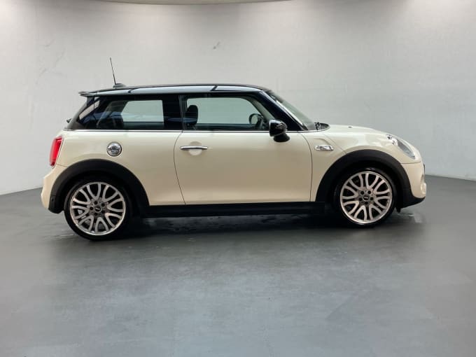 2025 Mini Hatch