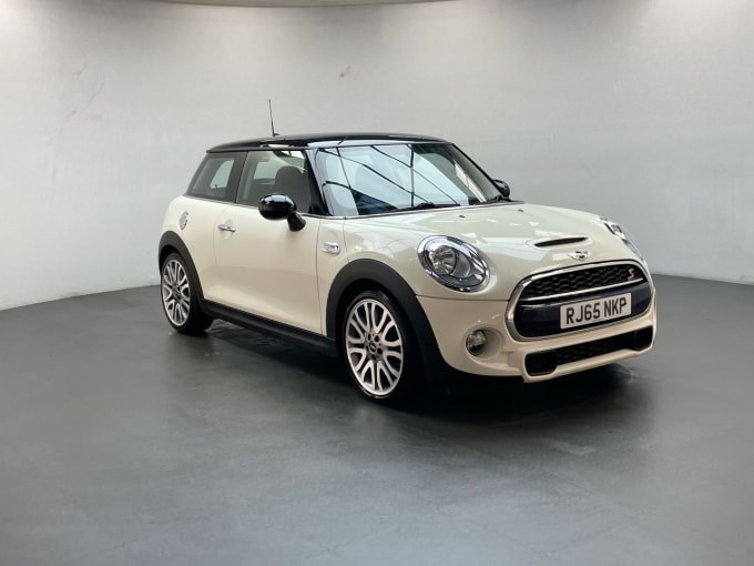 2025 Mini Hatch