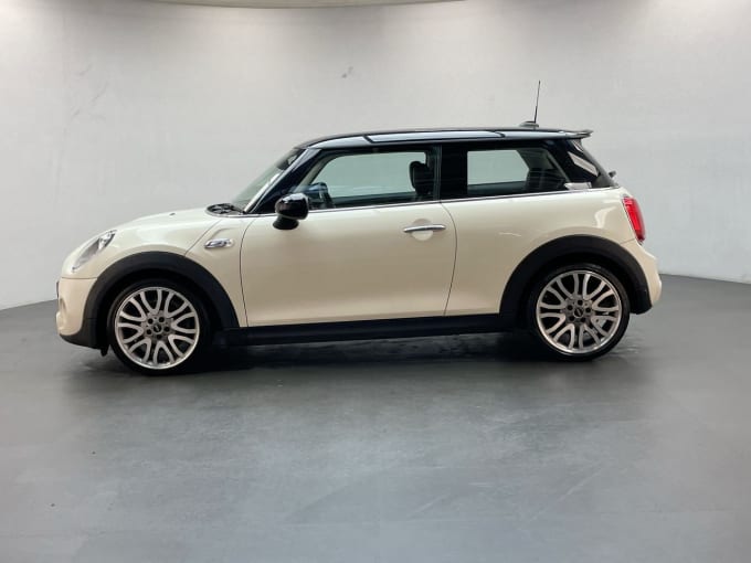 2025 Mini Hatch