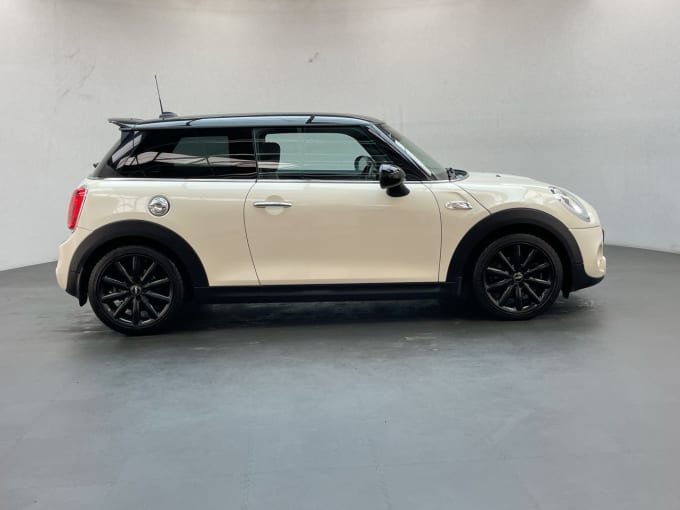 2025 Mini Hatch