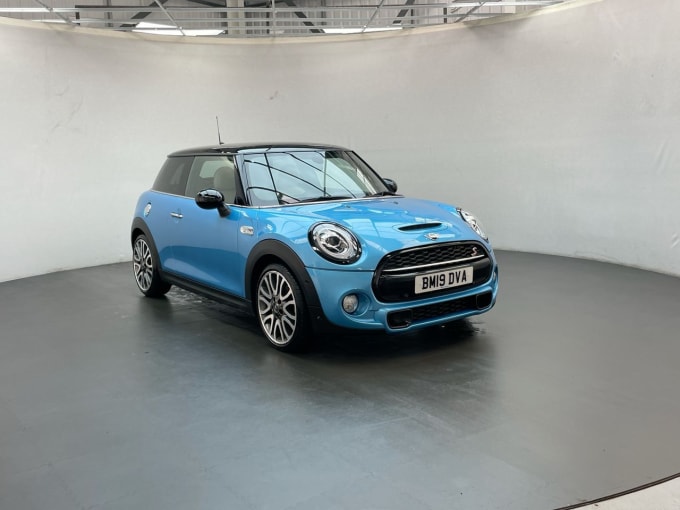 2025 Mini Hatch