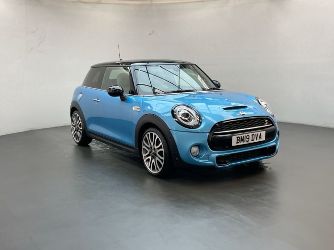 2025 Mini Hatch