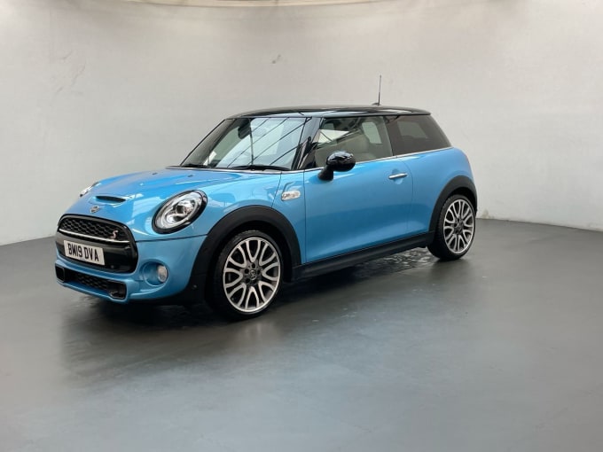 2025 Mini Hatch