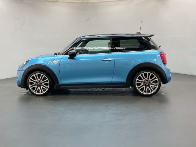 2025 Mini Hatch