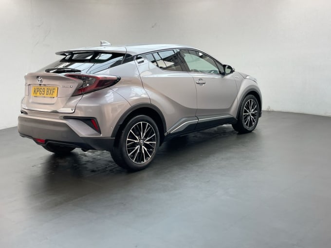 2025 Toyota C-hr