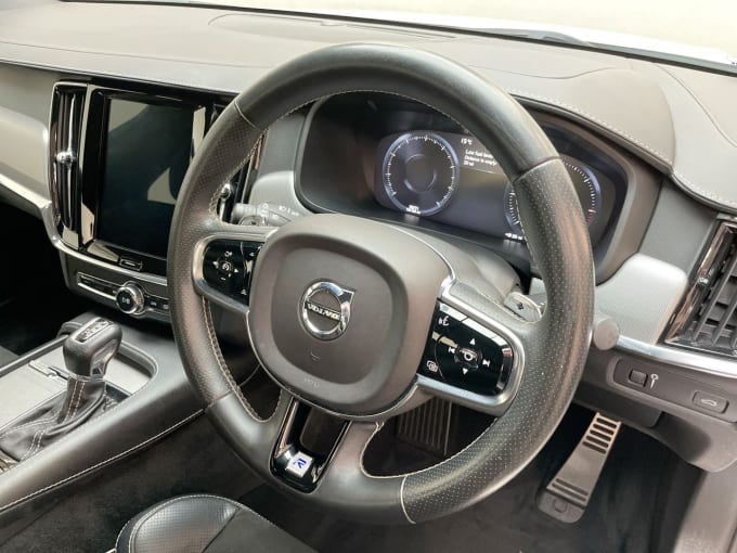 2025 Volvo S90