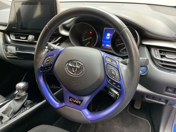 2025 Toyota C-hr