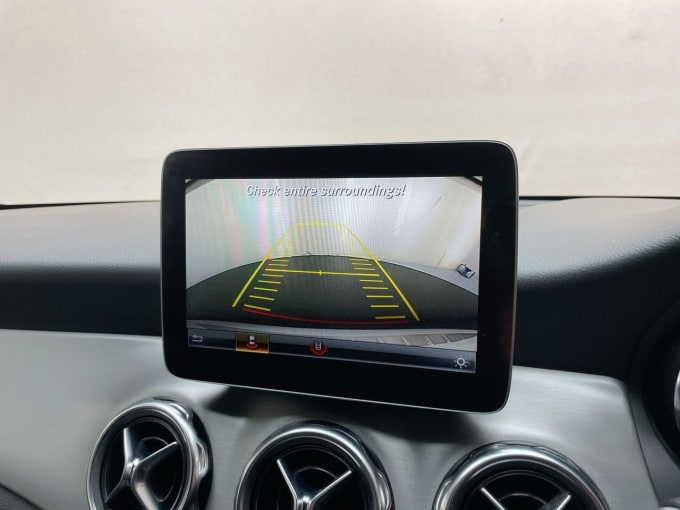 2025 Mercedes-benz 180