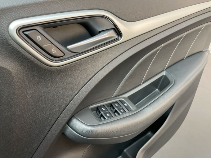 2025 Mg Mg Zs