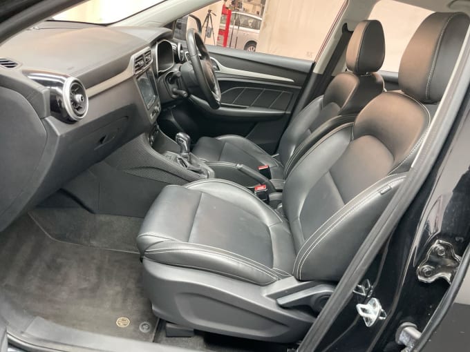 2025 Mg Mg Zs