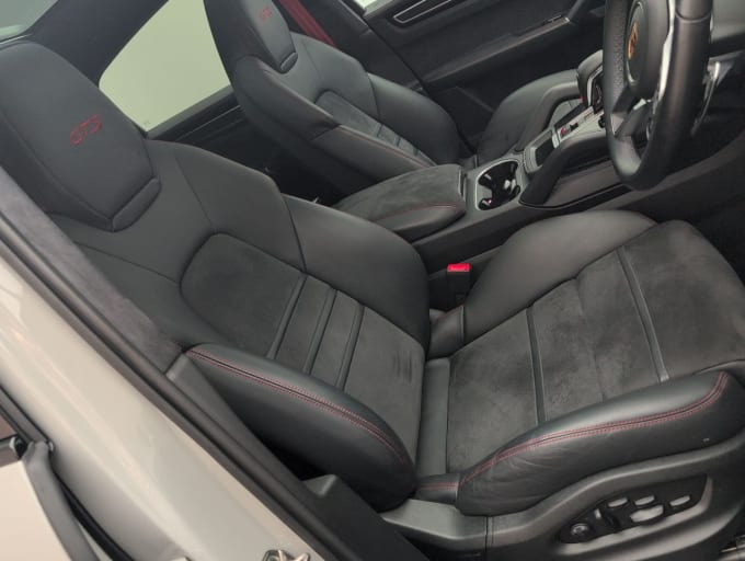 2025 Porsche Cayenne