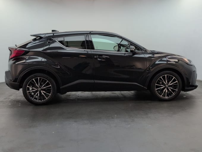 2025 Toyota C-hr