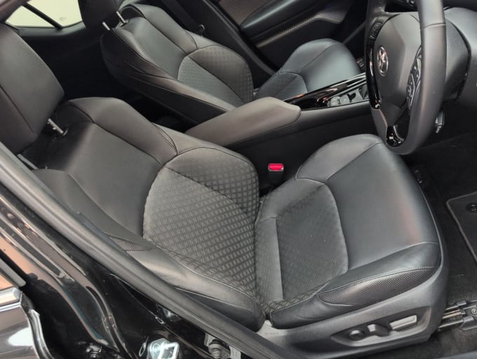 2025 Toyota C-hr