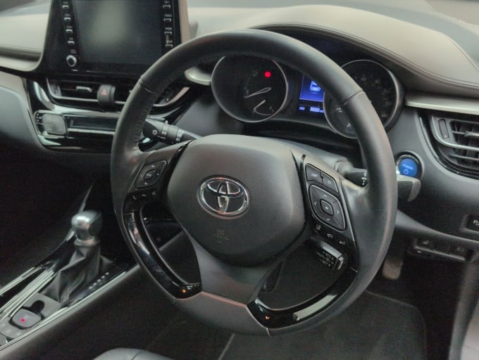 2025 Toyota C-hr