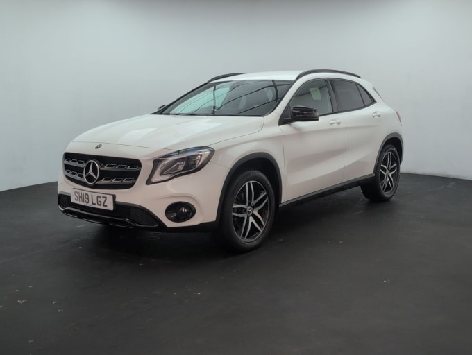 2025 Mercedes-benz 180