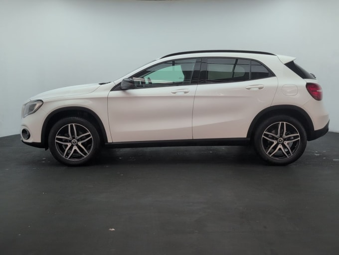 2025 Mercedes-benz 180