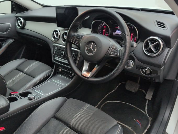 2025 Mercedes-benz 180