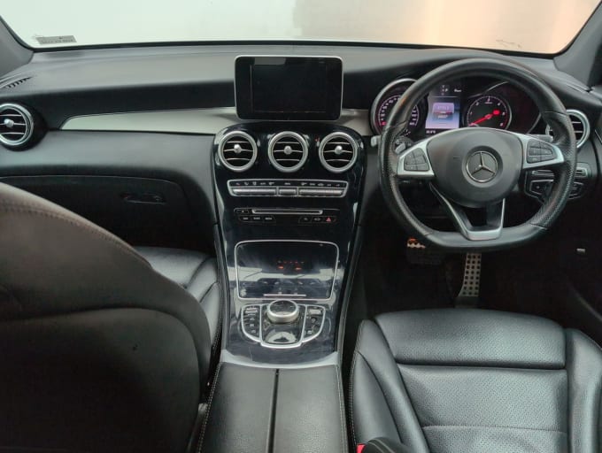 2025 Mercedes-benz Glc