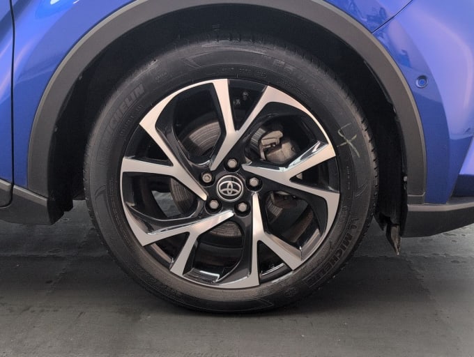 2025 Toyota C-hr