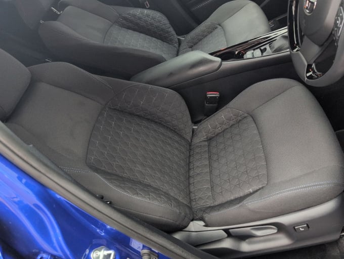 2025 Toyota C-hr