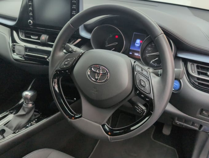 2025 Toyota C-hr