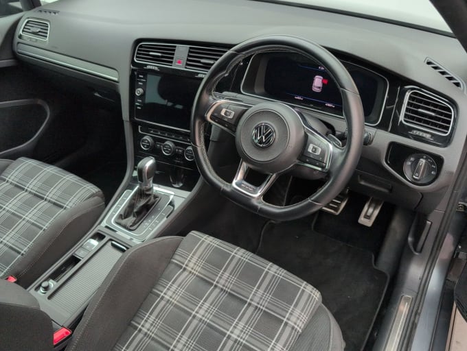 2025 Volkswagen Golf