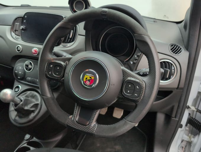 2025 Abarth 595