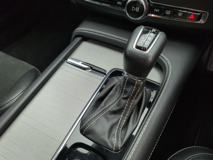 2025 Volvo V90